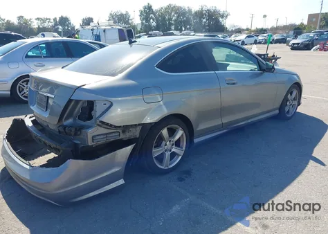 2013 Mercedes-Benz C 250 из США, поврежденный, VIN WDDGJ4HB0DG003265